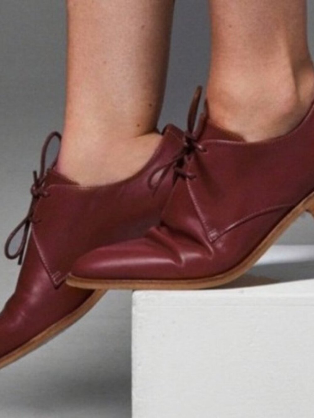 Everlane Modern Tie Oxfords, Size 9, Burgundy/Oxblood.